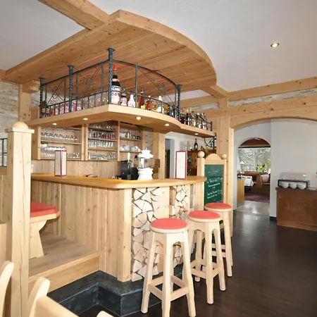 Tyrol Hotel 3*