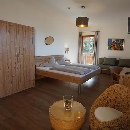 Tyrol Hotel