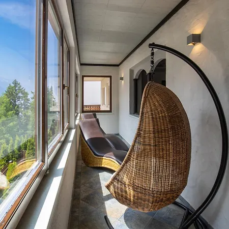 Tyrol Hotel