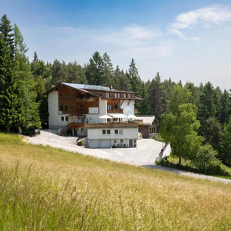 Tyrol Hotel