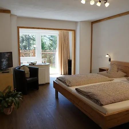 Tyrol Hotel